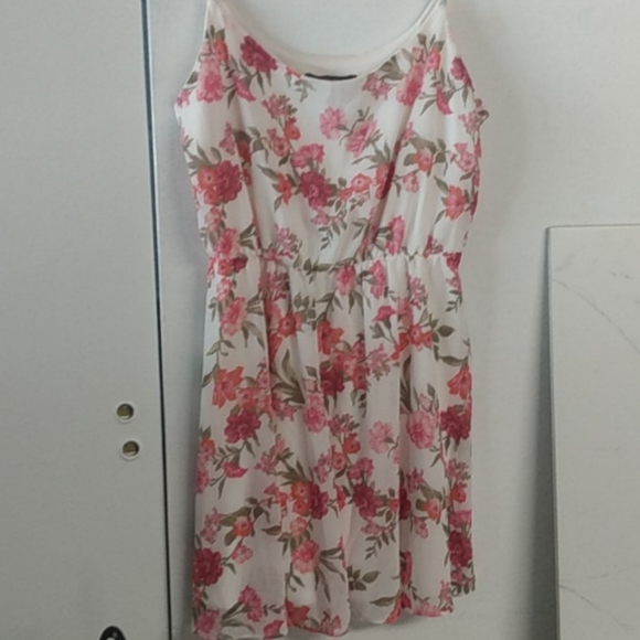 Forever 21 Dresses & Skirts - Pretty Pink and Cream Floral Spaghetti Strap Mini Dress XXI